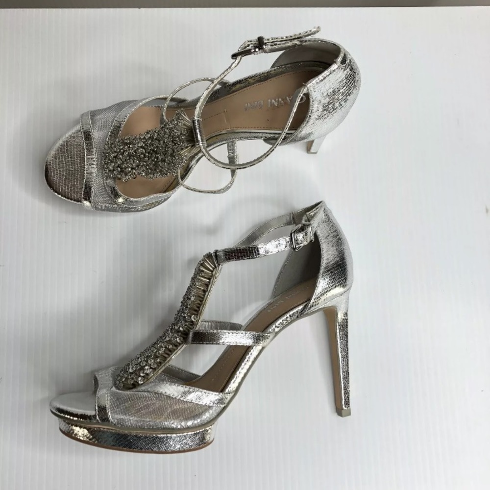 Gianni Bini silver sequins dressy heels